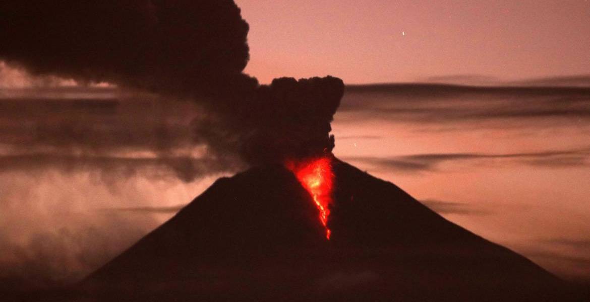 Guayaquil registra una leve caída de ceniza del volcán Sangay