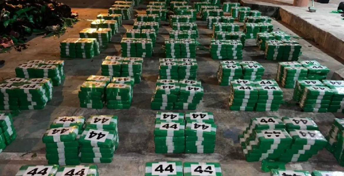 La Policía incautó 1,7 toneladas de cocaína que se trasladaban en las costas ecuatorianas