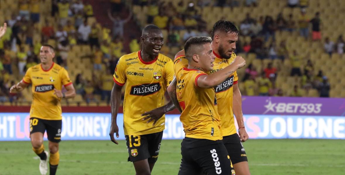 Barcelona vence 2-0 a Gualaceo con doblete de Fydriszewski y lidera la tabla de posiciones