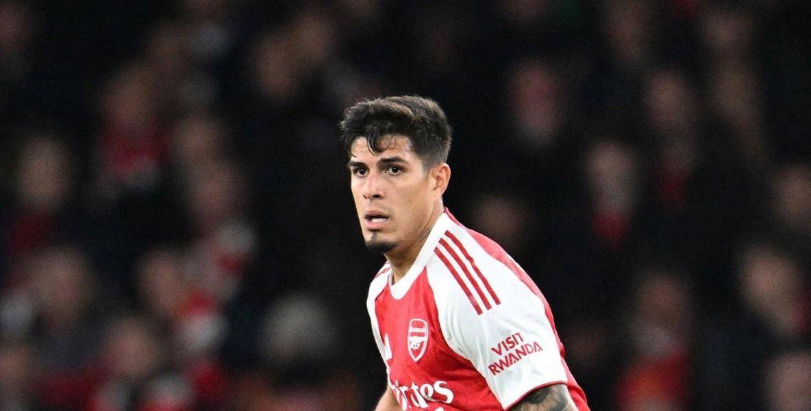 Piero Hincapié repitió titularidad y brilló en la victoria del Arsenal