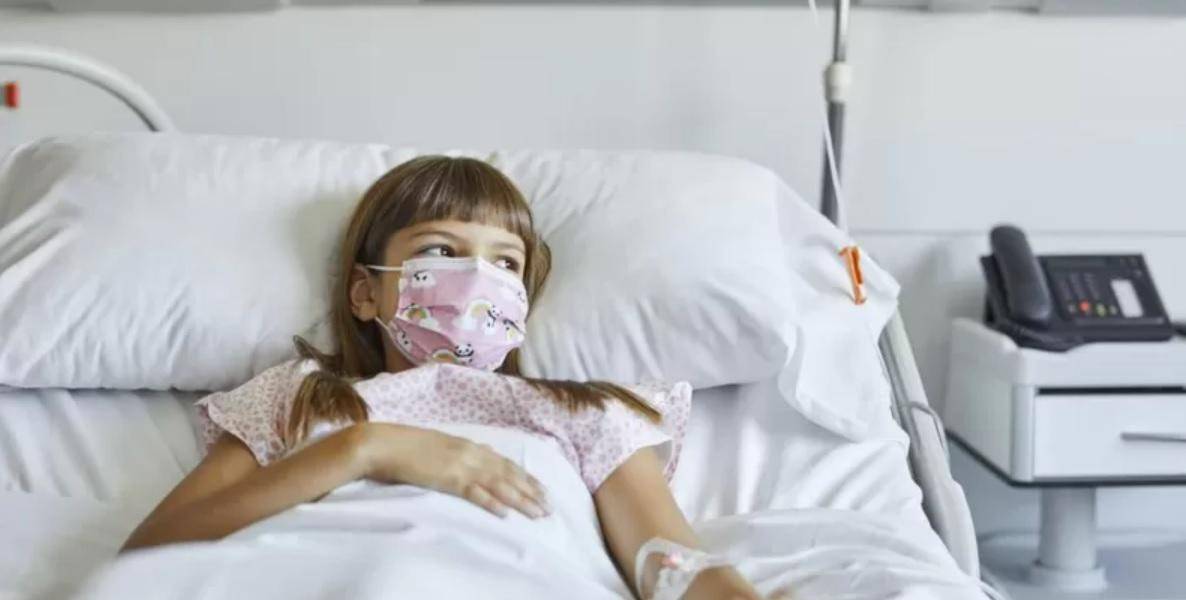 Hepatitis infantil: la atrevida hipótesis publicada en The Lancet que vincula el nuevo brote con el COVID-19