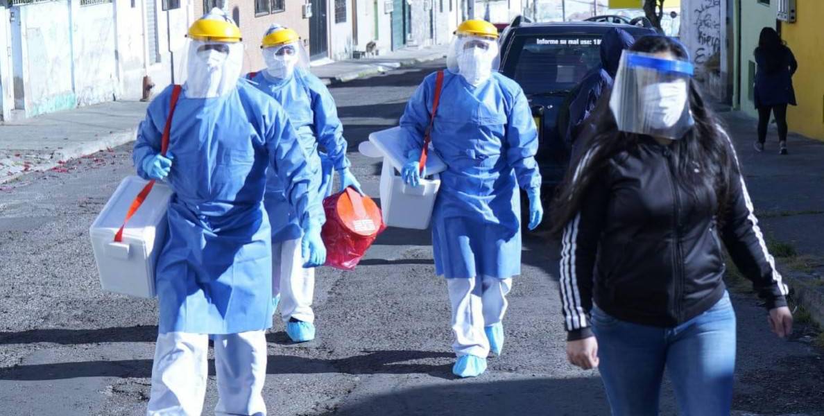 Especialistas de Ecuador alertan sobre síntomas diferentes de la variante ómicron