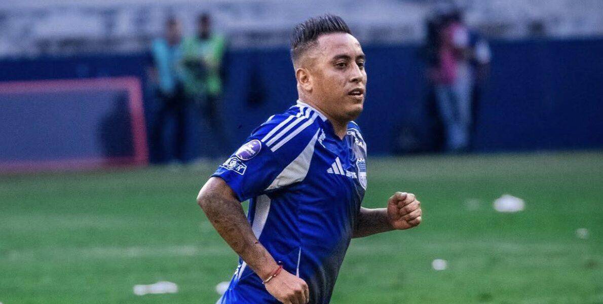 Christian Cueva podría salir de Emelec por salarios pendientes
