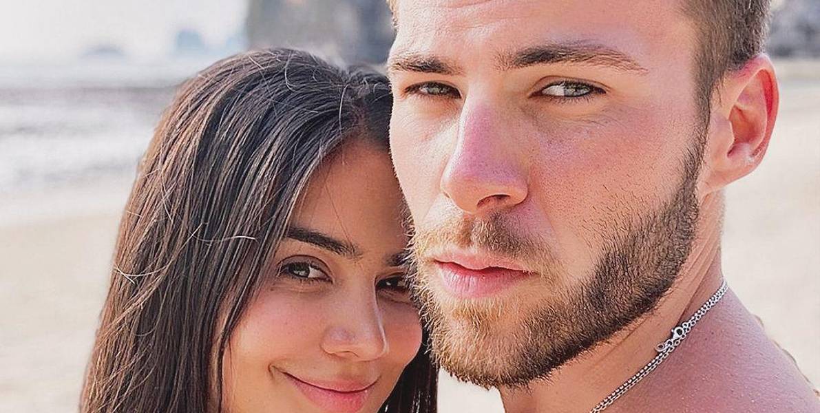 Michela Pincay se despide de su novio, Alexis Marle, en el aeropuerto