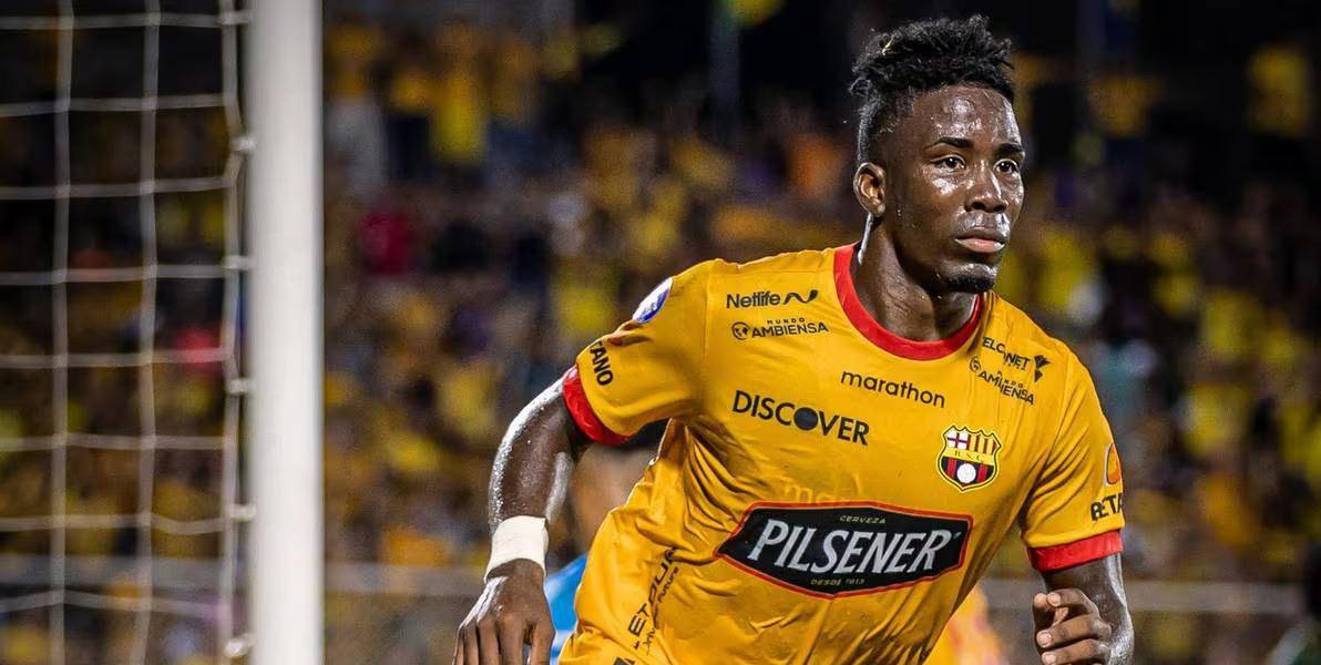 Adonis Preciado tuvo problemas con hinchas de Emelec en la salida del Capwell