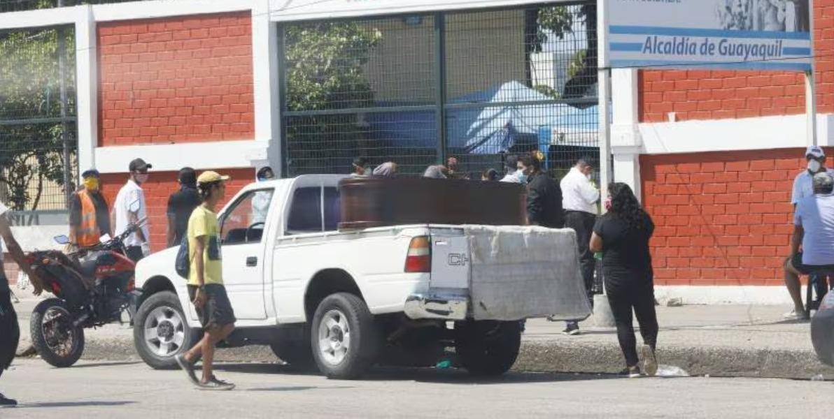 El Municipio reabrió el cementerio Ángel María Canals, en el Suburbio de Guayaquil