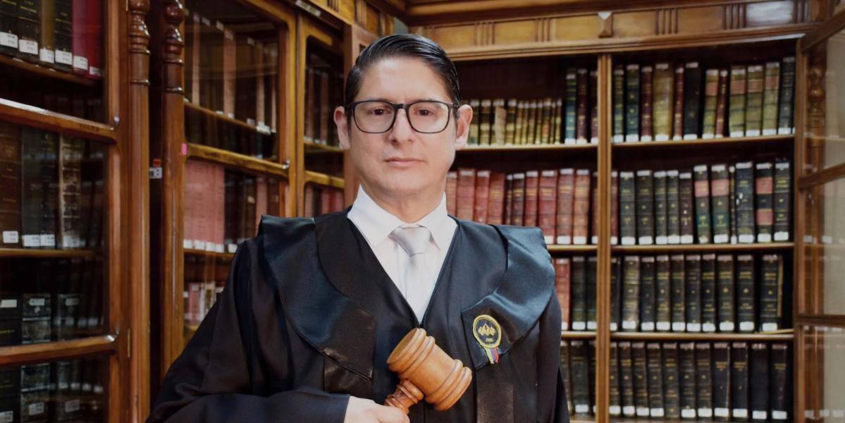 Walter Macías vuelve a su cargo de juez en la Corte Nacional de Justicia