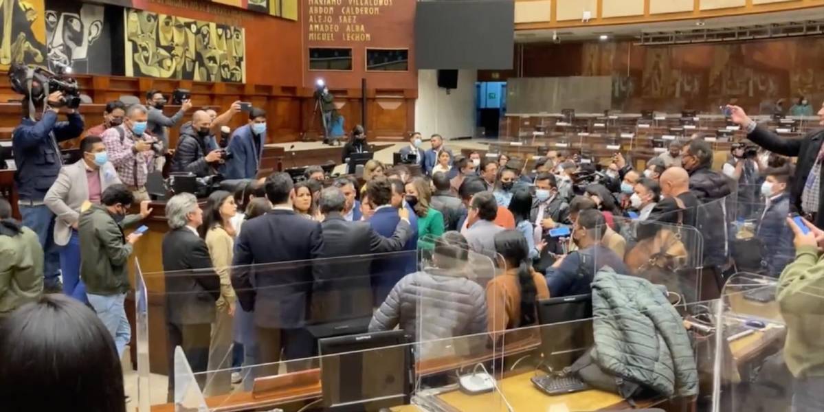 Queremos sesionar, asambleístas protagonizaron un plantón en el hemiciclo