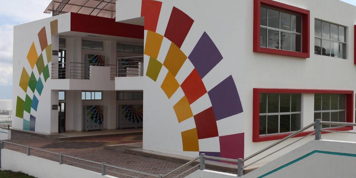 Ministerio de Educación asegura que no se usarán escuelas del milenio como cuarteles para la Policía