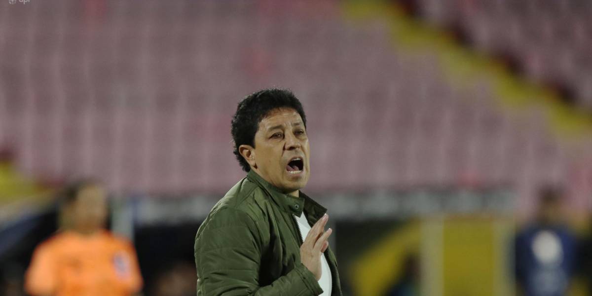 Paúl Vélez cuestiona designación de árbitro mujer en la Copa Sudamericana