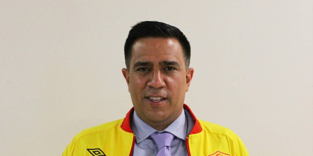 Aucas presenta a César Farías como su nuevo DT