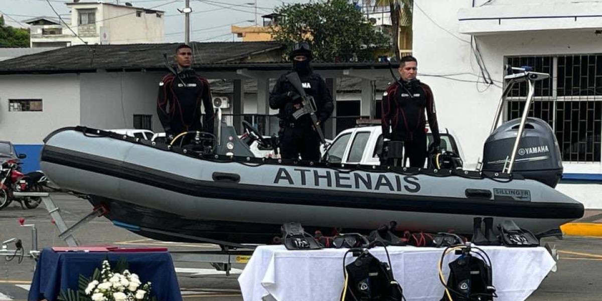 Francia entrega embarcación y equipos de buceo para tareas de seguridad en Ecuador