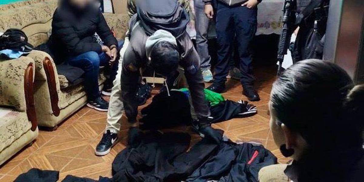 Cinco allanamientos para desarticular a banda dedicada al robo de autopartes de vehículos, en Quito