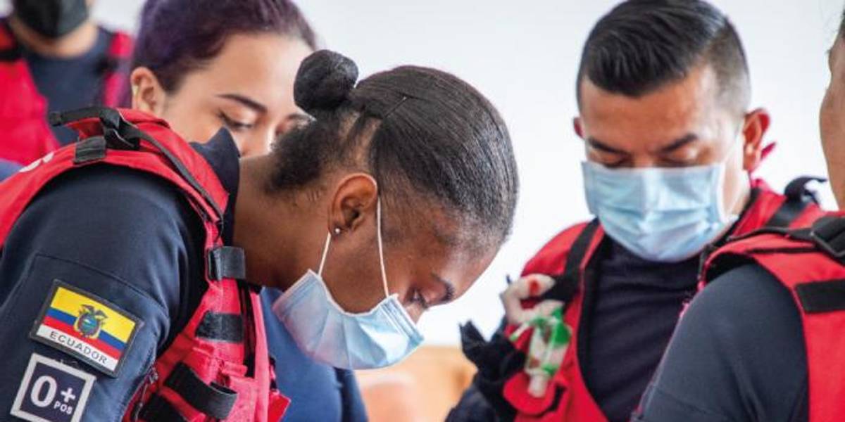 El Cuerpo de Bomberos Quito abre convocatoria para profesionales en tres ramas