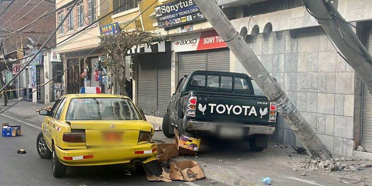 Riobamba: dos adultos mayores murieron atropellados por una camioneta