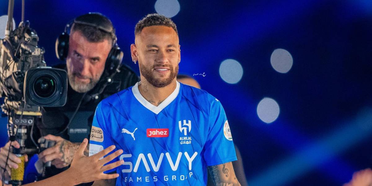 Neymar fue presentado como nuevo jugador del Al-Hilal ante 60 mil personas