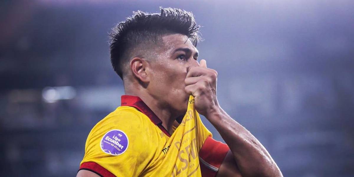 Xavier Arreaga: Espero que Enner Valencia haya disfrutado este partido