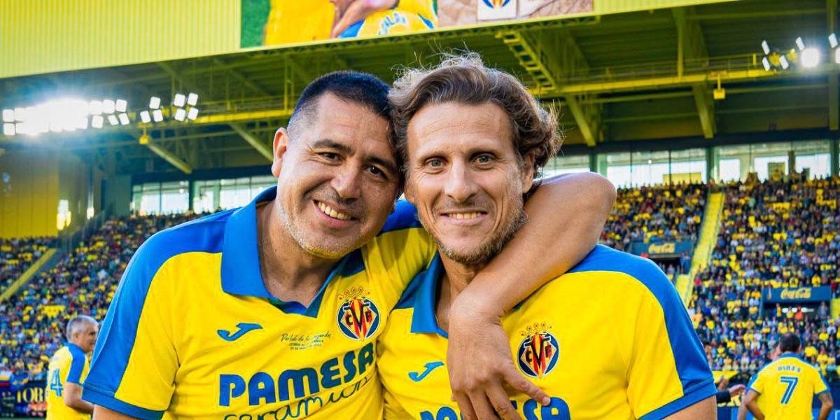 El Villarreal reúne a sus leyendas: Riquelme y Forlán se llevan los aplausos