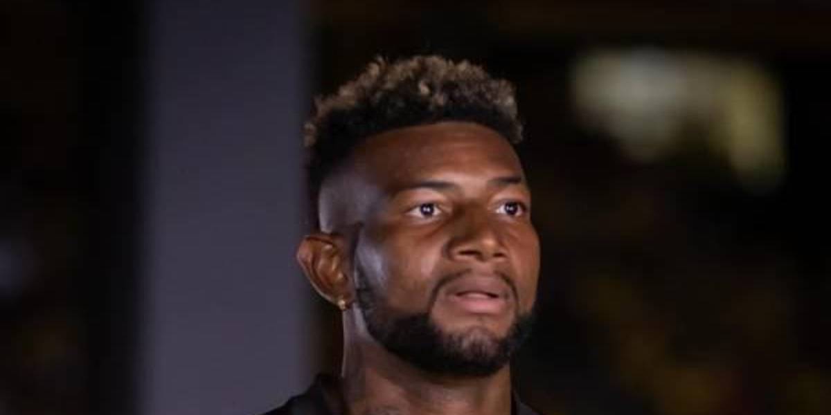 Hinchada de Barcelona SC gritó en contra de Gustavo Vallecilla por sus errores