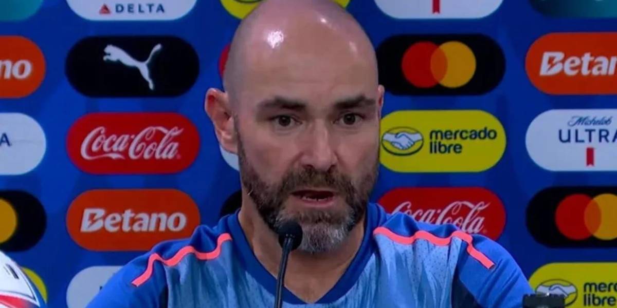 Félix Sánchez Bas: Aún estamos digiriendo la eliminación por penaltis, que es más dolorosa, y no es el momento de hablar de eso