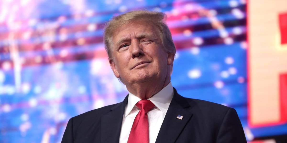 Exjefe de gabinete asegura que Trump alababa a Hitler en privado