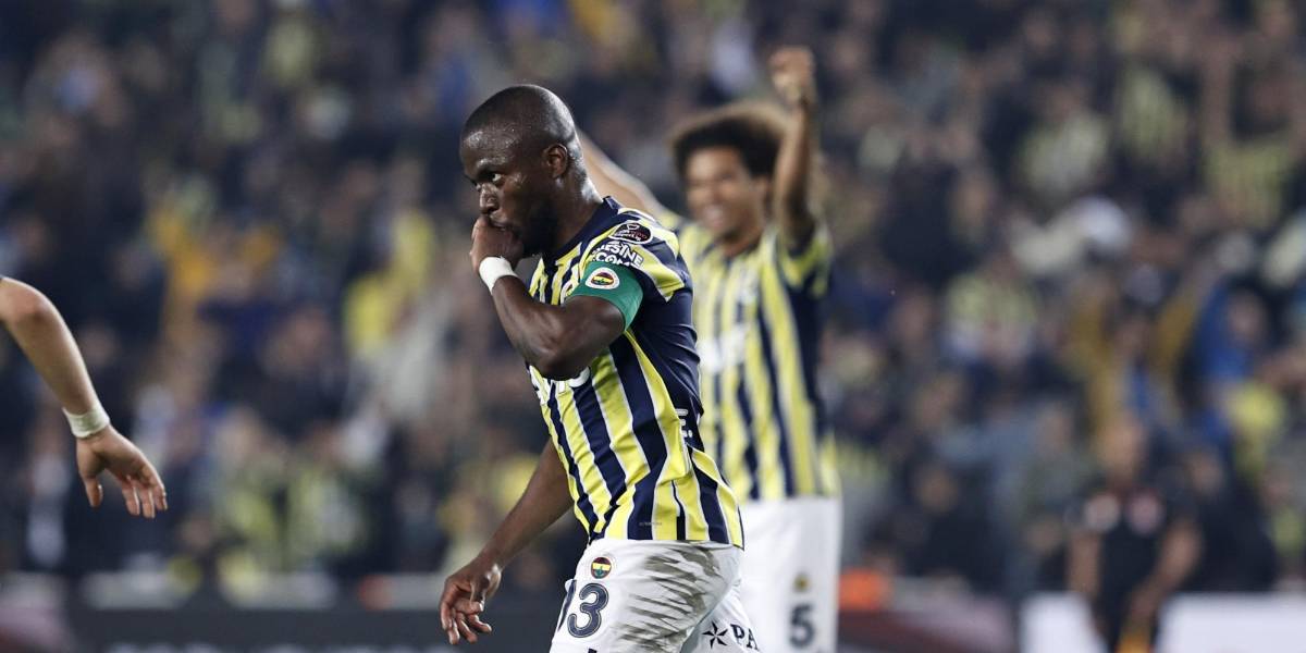 Enner Valencia marcó un gol en la victoria de su equipo y no pierde de vista la Bota de Oro