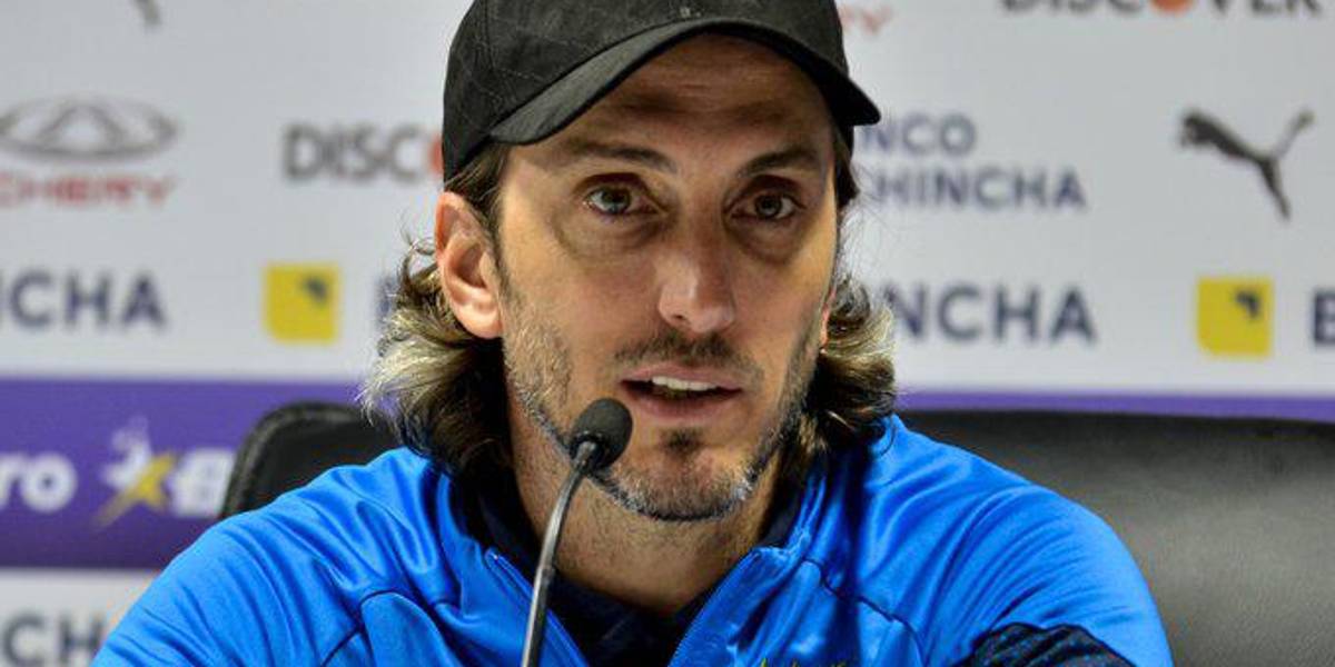 Luis Zubeldía, entrenador de Liga de Quito: Para nosotros era un día festivo, por la hinchada que vino y pudimos sacar el partido adelante