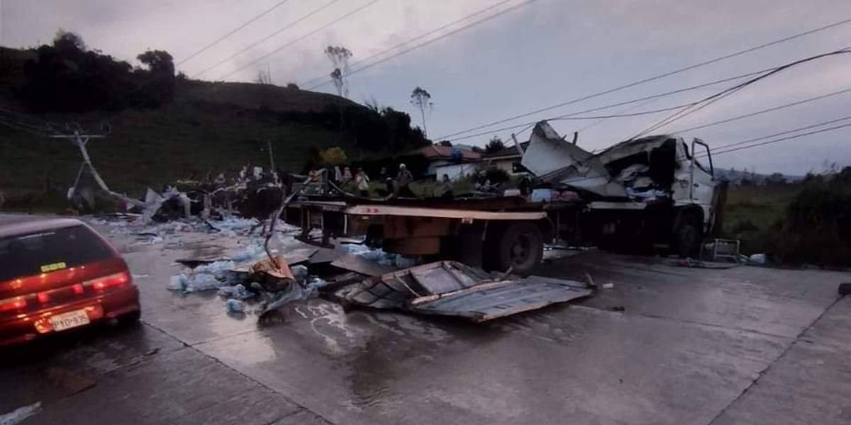 Semana Santa | Al menos dos fallecidos y 12 heridos dejan dos accidentes de tránsito en el inicio del feriado