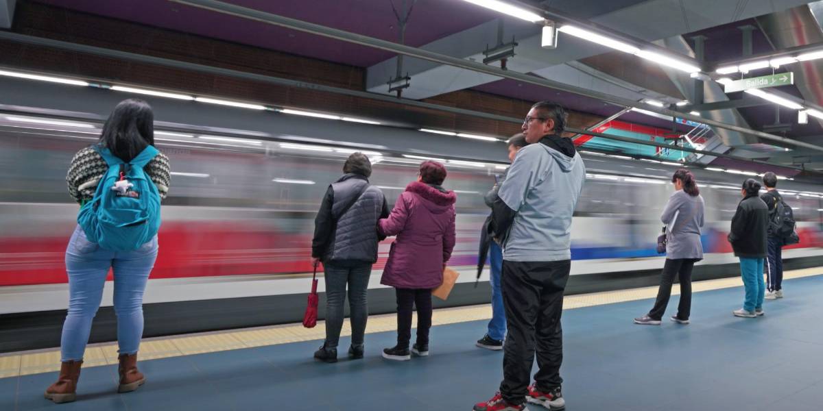 Un usuario del Metro de Quito muere tras una descompensación de salud