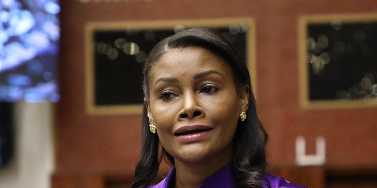 La fiscal Diana Salazar dice que está preparada para cuando llegue el momento de afrontar un juicio político