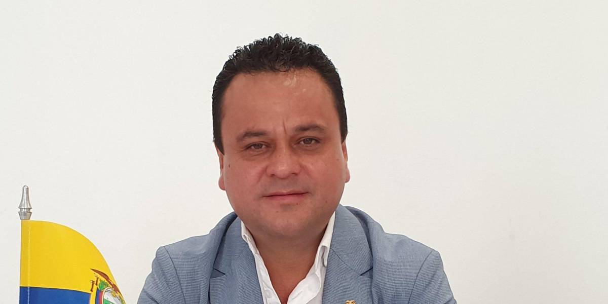 La Comisión de Fiscalización da paso al juicio político contra el exministro Esteban Bernal