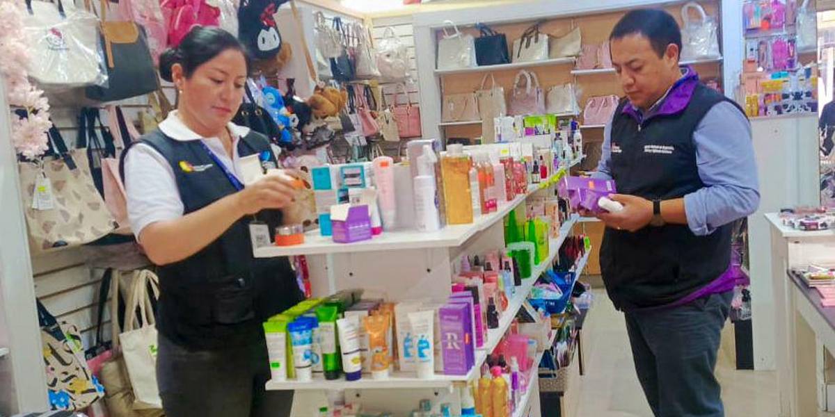 Arcsa y la Aduana retiraron cerca de 1 500 cosméticos sin registro sanitario en Otavalo