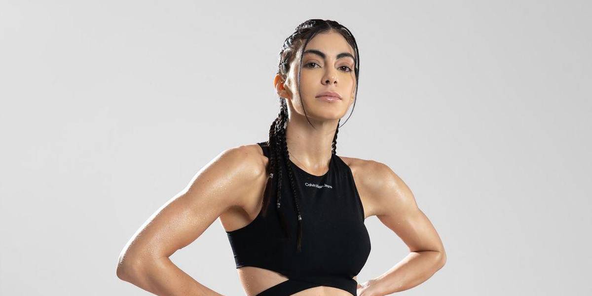 Ni Messi: el curioso video de Virginia Limongi jugando al fútbol con tacones