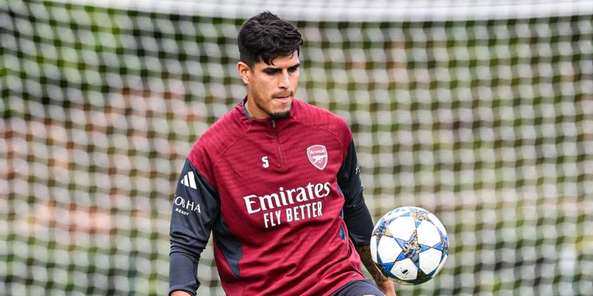 Hincapié vuelve a los entrenamientos con el Arsenal