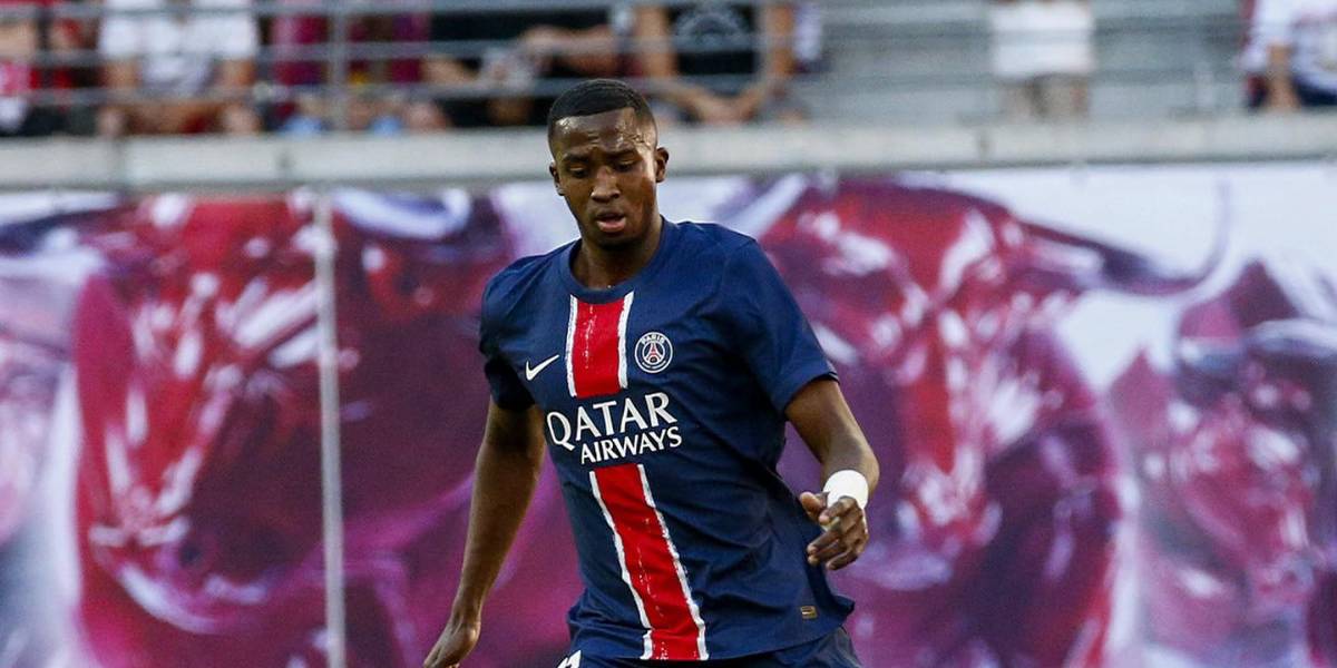 Willian Pacho marcó un autogol en la victoria del PSG por la UEFA Champions League