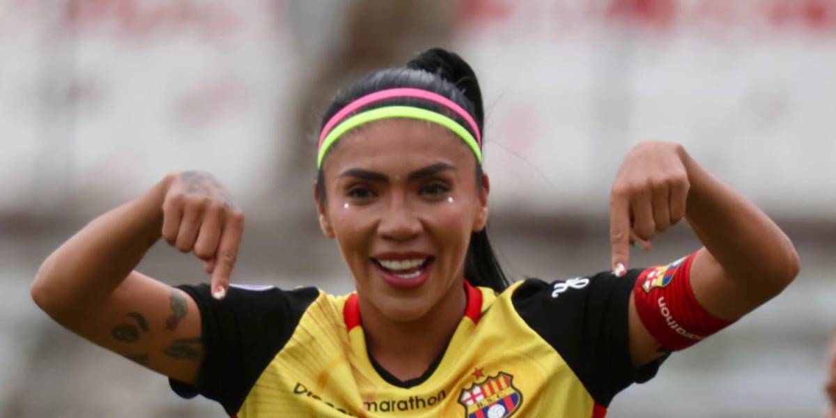 La delantera de Barcelona SC, Madelen Riera, anotó un gol olímpico en la Superliga Femenina