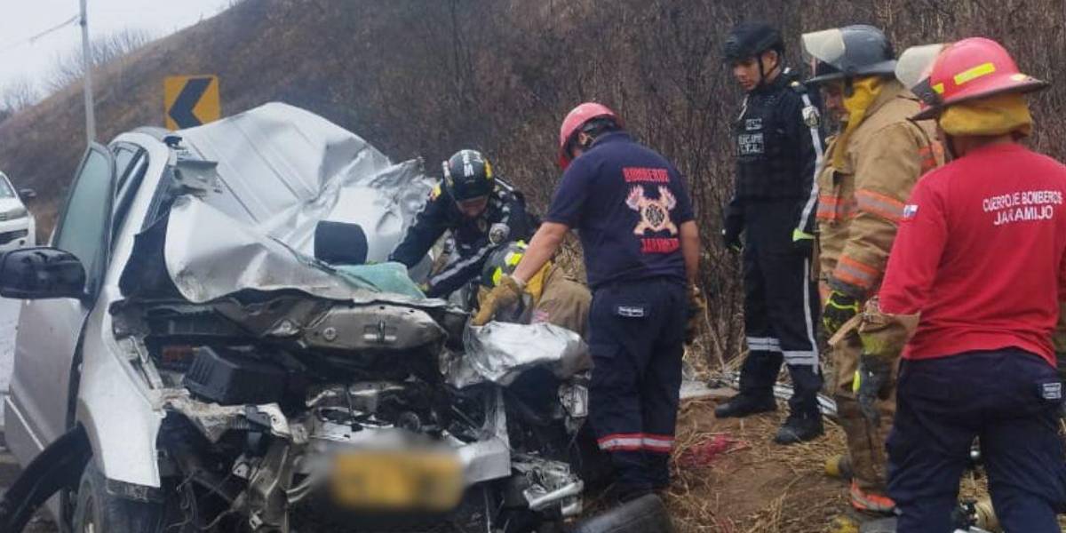 Un fallecido tras choque de autos en Portoviejo, provincia de Manabí