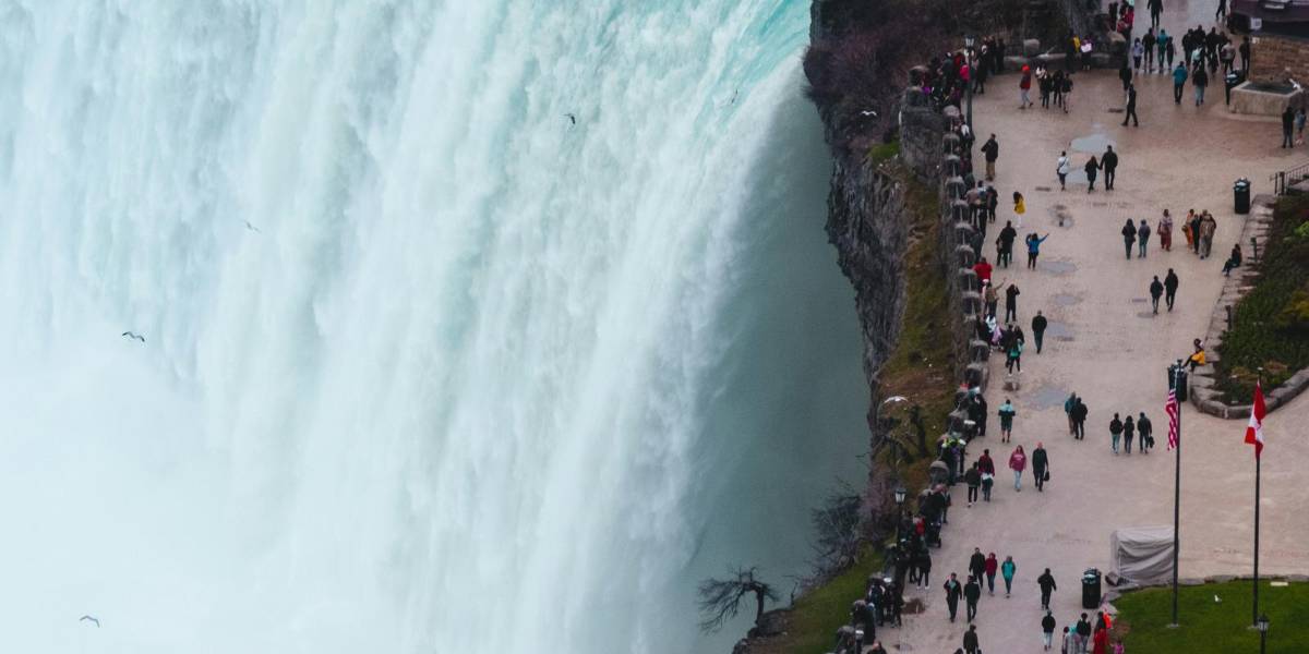 Al menos cuatro muertos, entre ellos un niño, en autobús de turistas que regresaban del Niágara