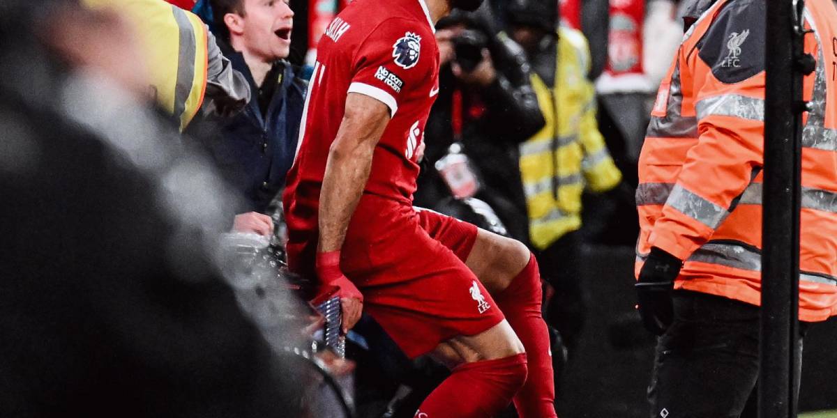 El Liverpool, con doblete de Salah, consiguió su primera victoria del 2024