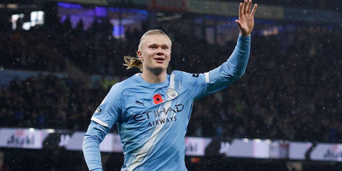 Manchester City goleó 3-0 al Liverpool y se acerca al liderato de la Premier League