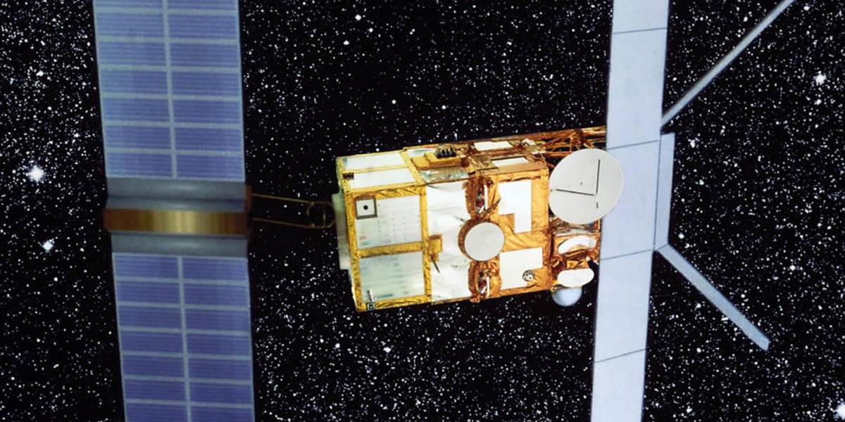 Un satélite que pesa más de 2 200 Kilos cayó en la tierra