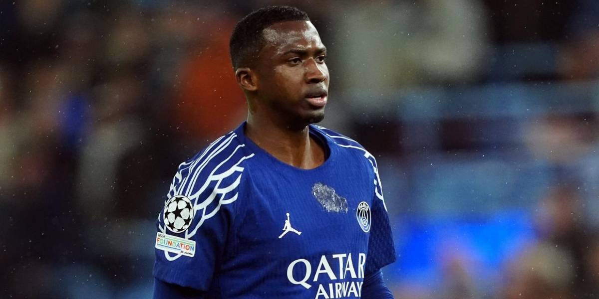 Willian Pacho se vistió de héroe, tras salvar al PSG en la última jugada del partido en Champions League