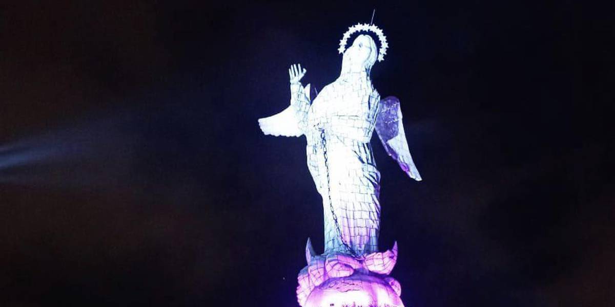 El Panecillo se ilumina de rosa por el Giro de Italia que será en Quito