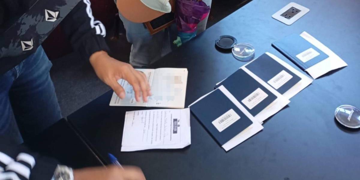 5 700 pasaportes venezolanos se entregarán en Quito hasta el 28 de junio