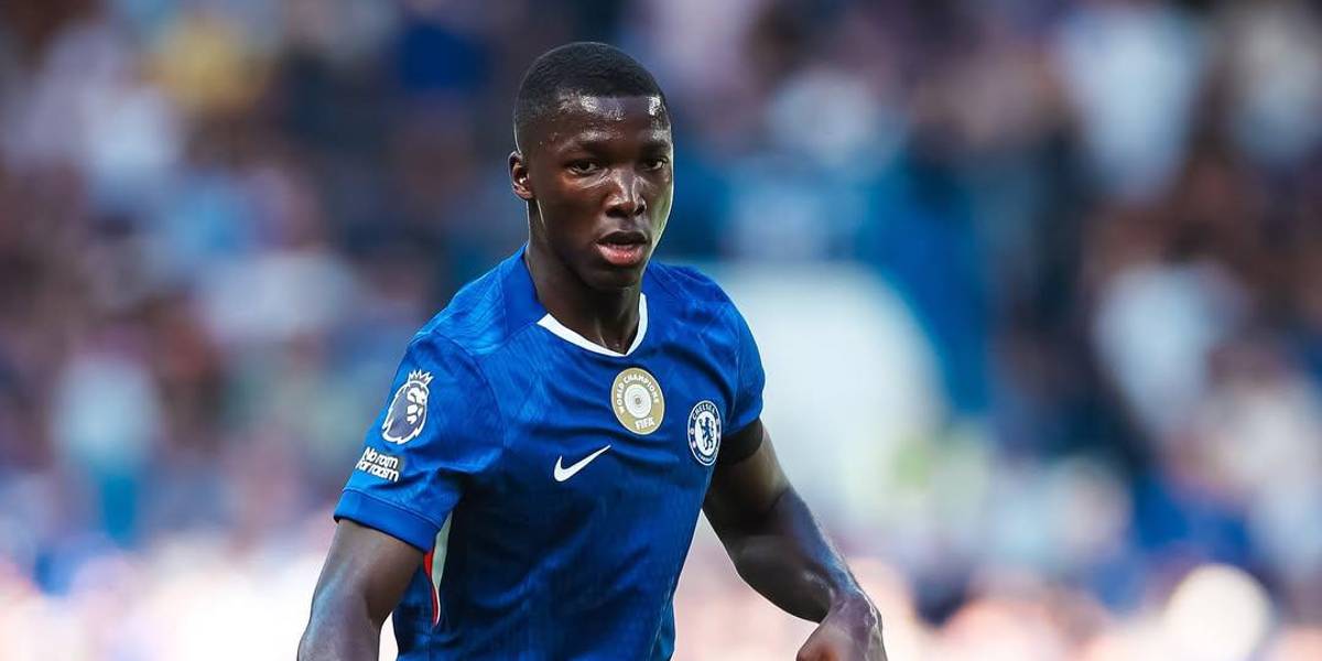 (VIDEO) Moisés Caicedo fue expulsado en el Chelsea vs. Arsenal por la Premier League