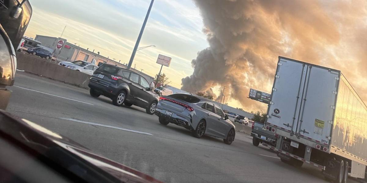 Incendio tras caída de avión de UPS cerca del aeropuerto de Louisville