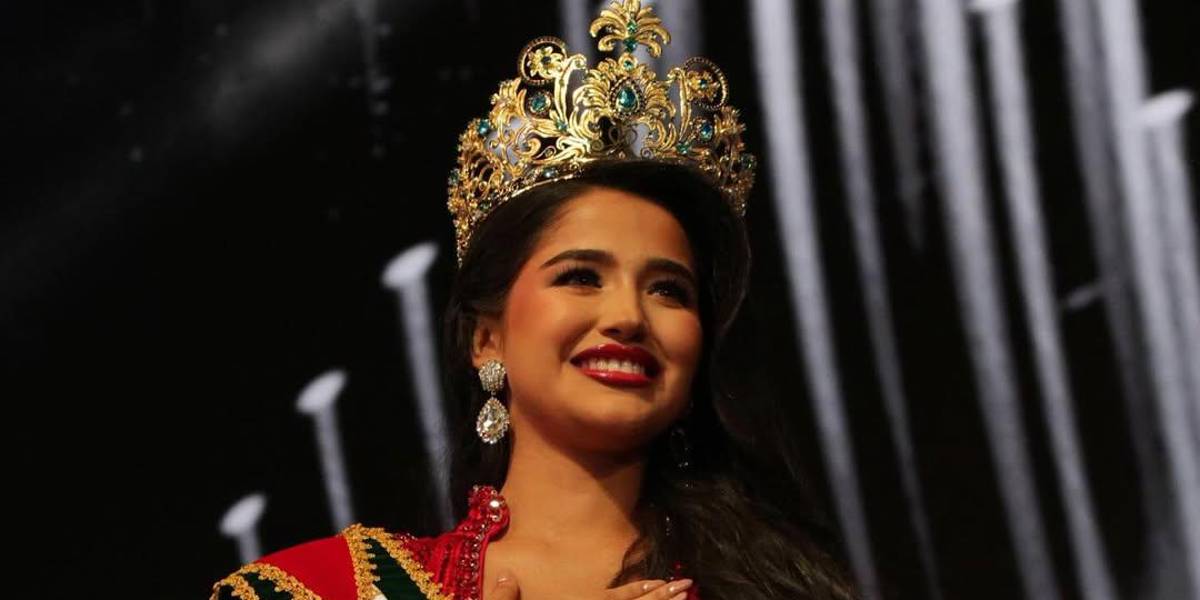 Paula Zambrano Giler es elegida Reina de Manabí 2025 y devuelve la corona a Chone