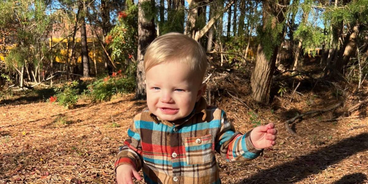 El bebé que recibió un trasplante parcial de corazón cumple 20 meses