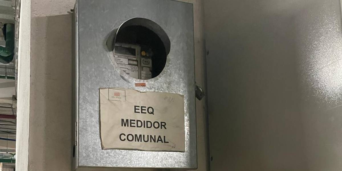 Una desconexión del servicio de luz se reportó en la zona del parque La Carolina, norte de Quito