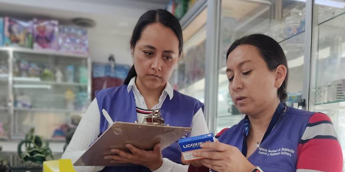 Quito: 4 706 medicamentos fueron decomisados en una farmacia ubicada cerca del Hospital Militar